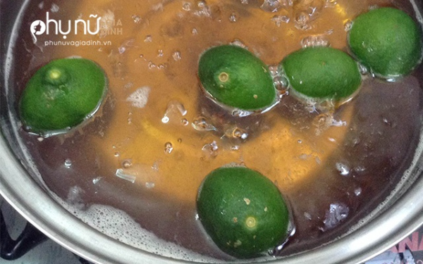 Khử mùi hôi nhà vệ sinh chỉ bằng quả chanh vô cùng đơn giản